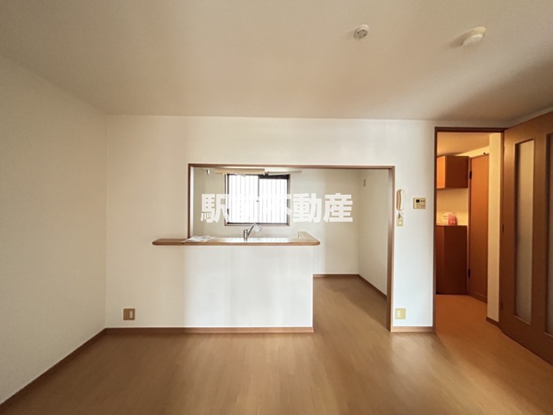 居室・リビング　カウンターキッチンです☆