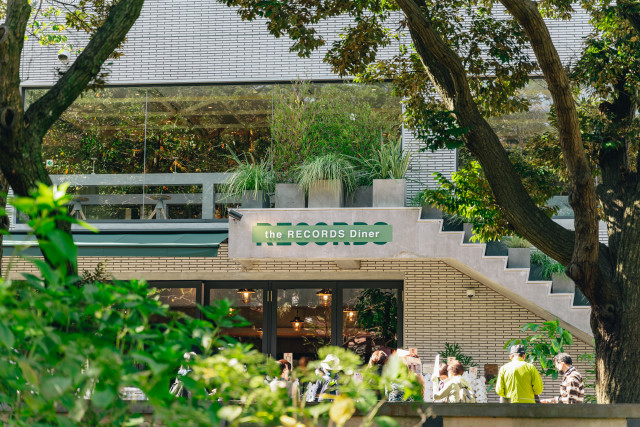 飲食店　ｔｈｅ　ＲＥＣＯＲＤＳ　Ｄｉｎｅｒ（飲食店）まで230m