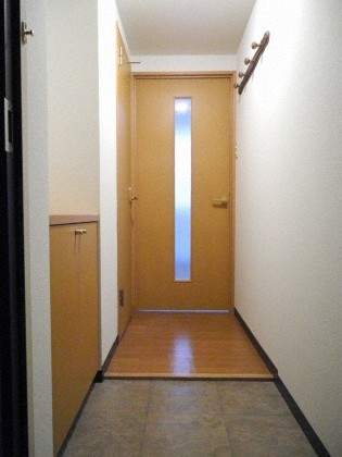 玄関　明るい玄関でお出迎え♪