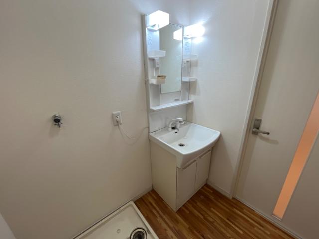 洗面設備　洗髪洗面化粧台