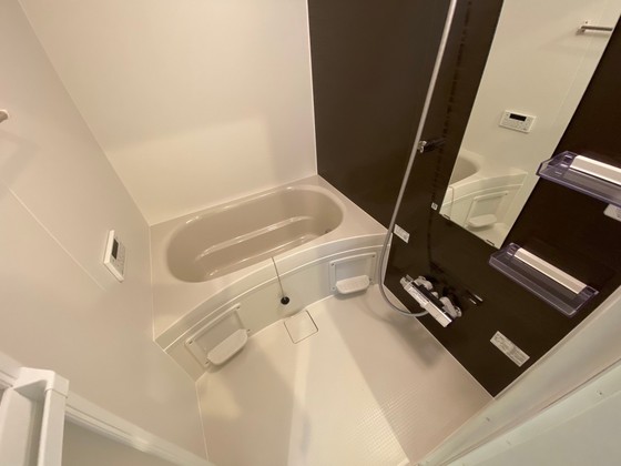 バス・シャワールーム　※別部屋の写真です