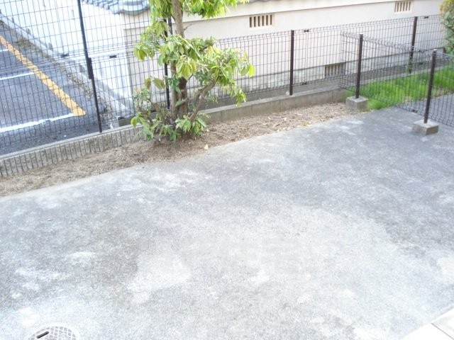 バルコニー　専用庭
