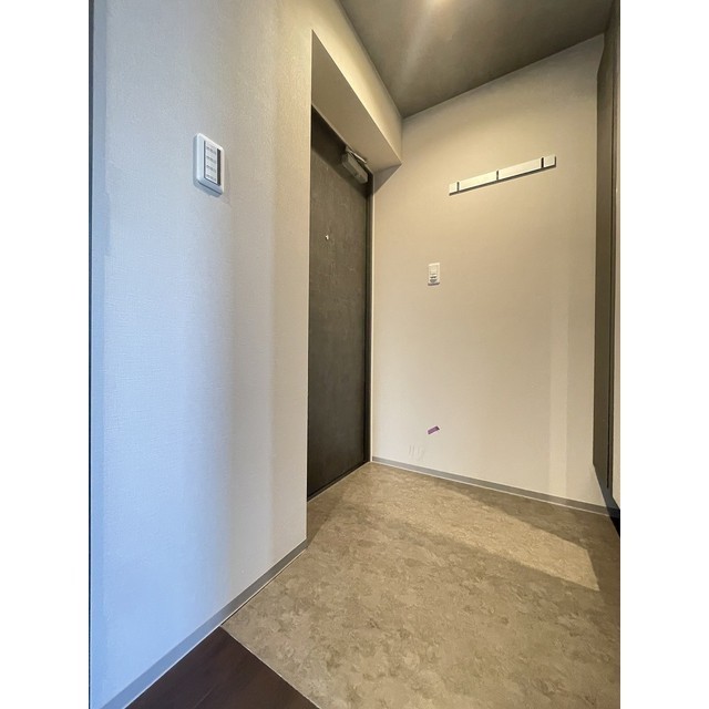 玄関　※別室同タイプの写真です※