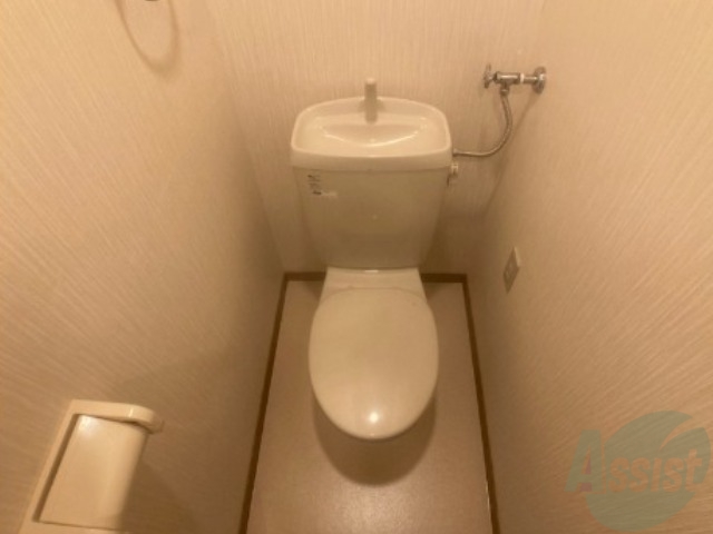 トイレ　こちらはトイレです。清潔感があり、安心して使用できます。