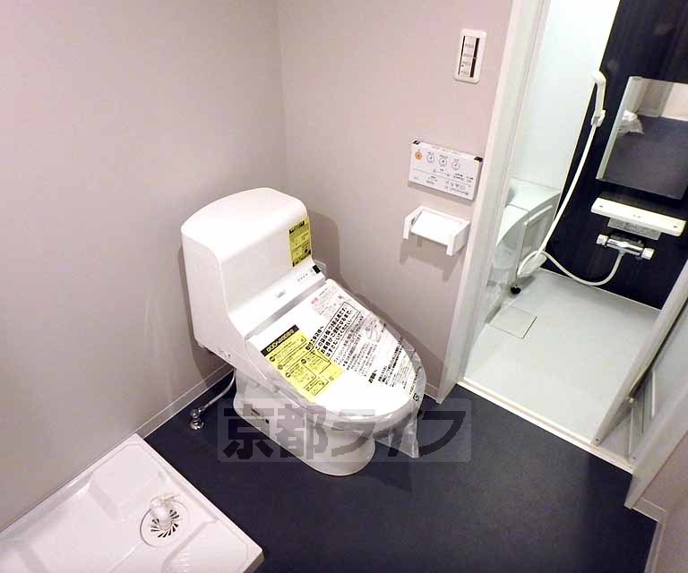 トイレ　ヨーロピアンスタイルのレストルーム。