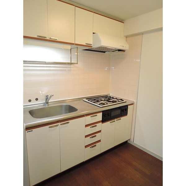 キッチン　3口コンロ・グリル付きです★