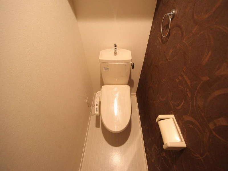 トイレ　温水洗浄暖房便座付トイレ