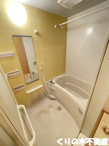 バス・シャワールーム　反転タイプのお部屋です（現況を優先します）