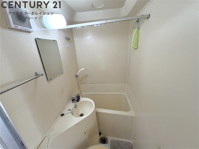 洗面設備　毎日の準備に使う洗面台です♪