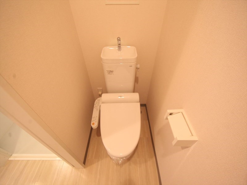 トイレ　温水洗浄暖房便座付トイレ