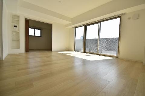 居室・リビング　室内