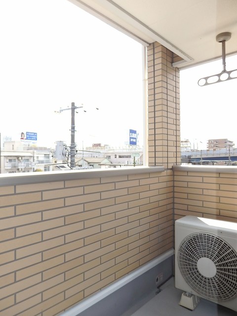 バルコニー　写真は別号室のものです。