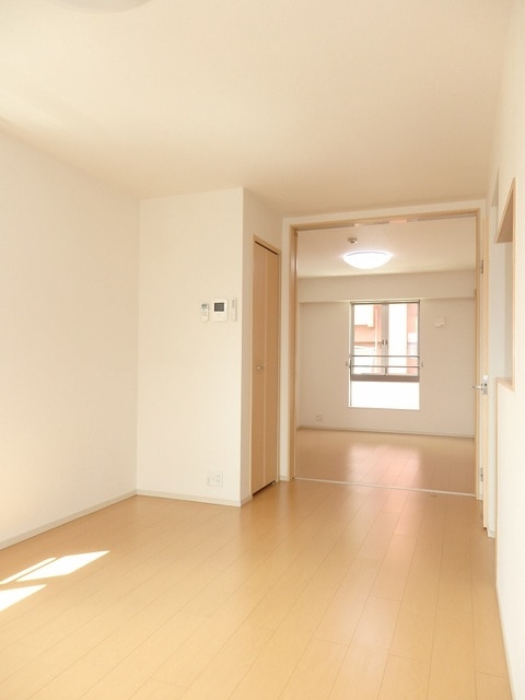 居室・リビング　写真は別号室のものです。