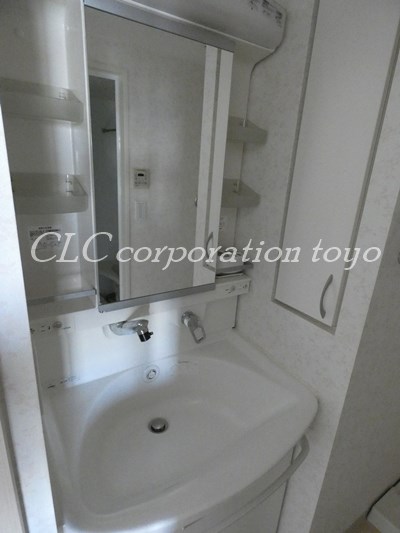 洗面設備　同仕様写真使用