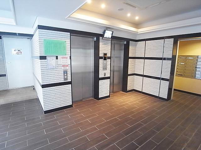 ロビー　エレベーター2台は嬉しいです