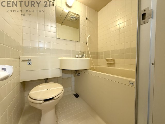 バス・シャワールーム　シンプルで機能的なユニットバスです！