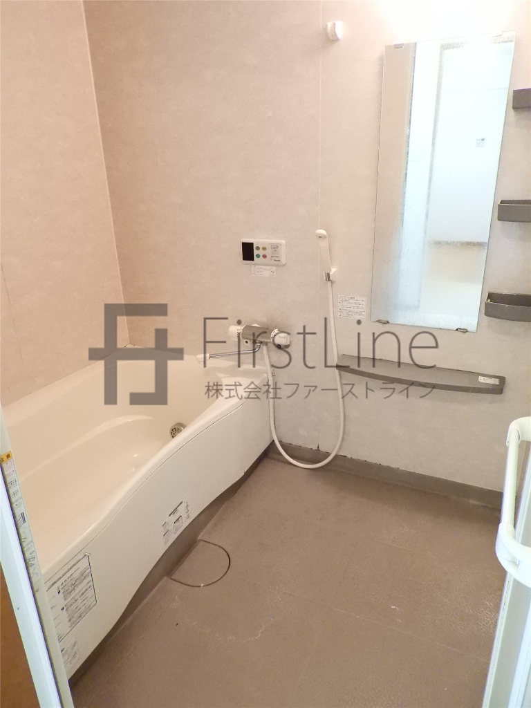 バス・シャワールーム　別号室の写真です