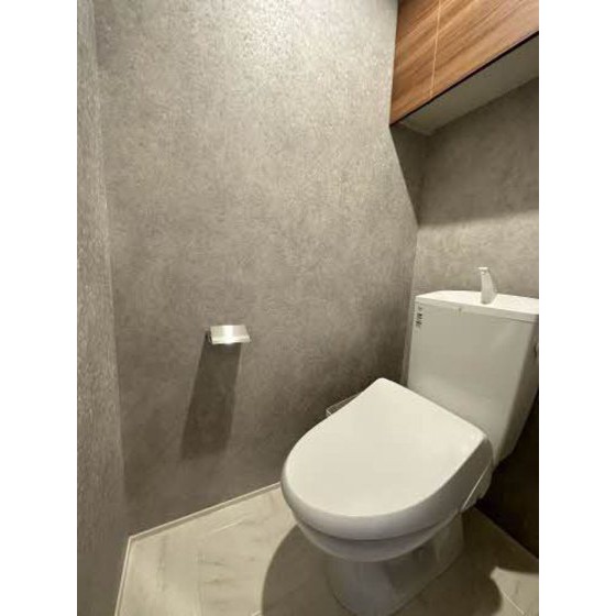 トイレ　温水洗浄機能付き便座