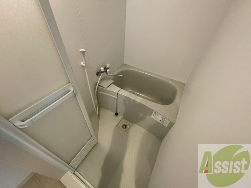 バス・シャワールーム　ユニットバスです。疲れを癒すのに欠かせませんね！