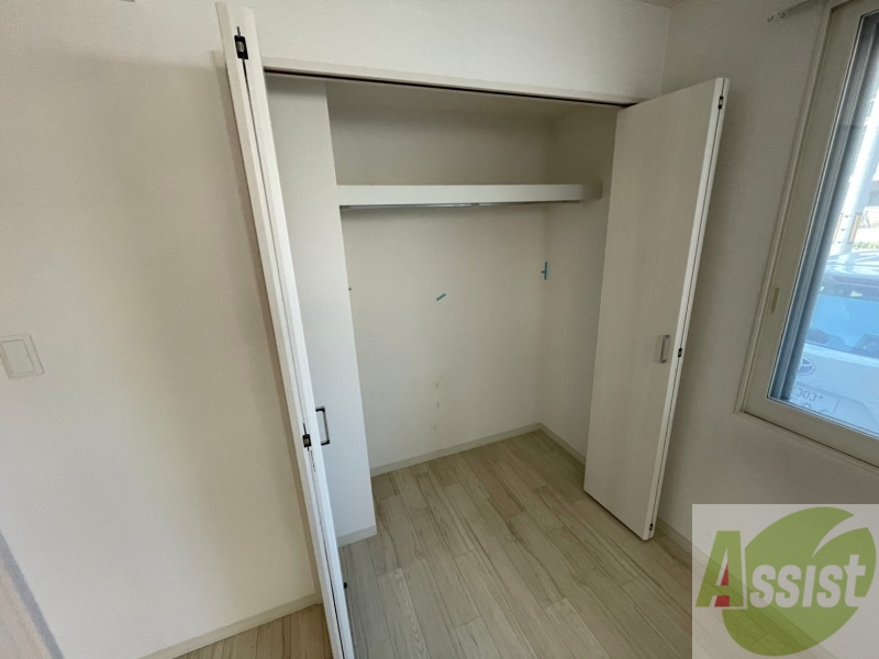 収納　寝室の収納です。部屋がすっきり片付きます。