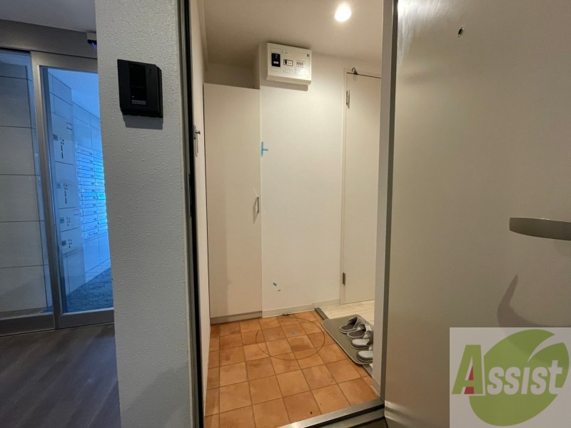 玄関　玄関の様子です。明るい印象ですね。気分もあがりそう。