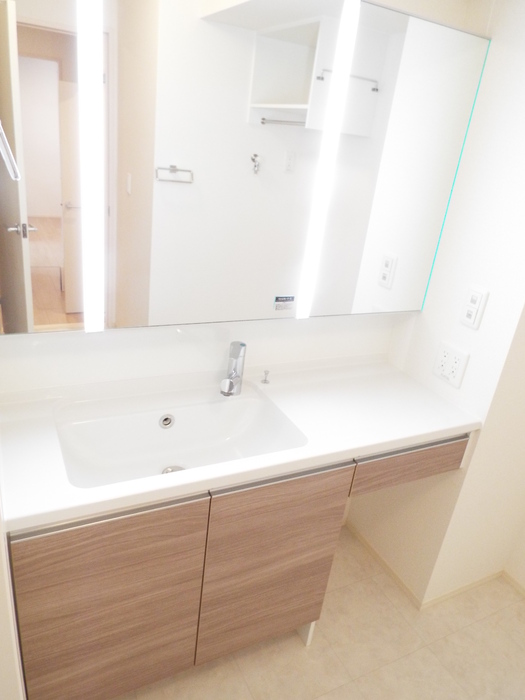 洗面設備　独立洗面化粧台付き