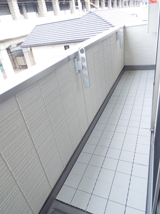 バルコニー　外からの目が気にならないバルコニーで洗濯物が干せます