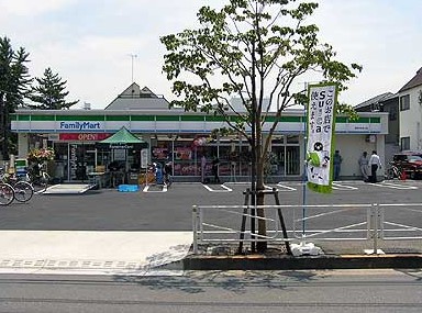 コンビニ　ファミリーマート浮間中央通り店（コンビニ）まで448m