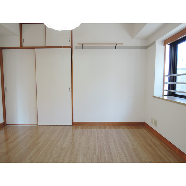 居室・リビング　※反転画像　※洋室