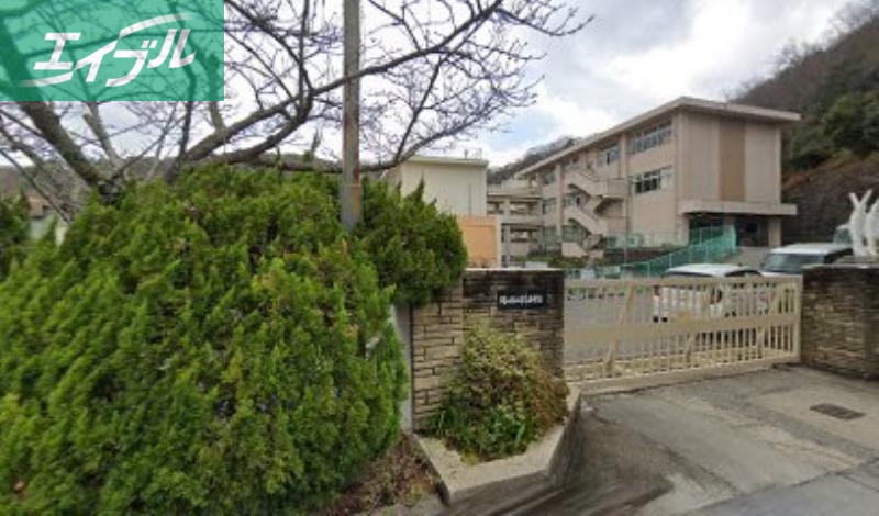 小学校　岡山市立津島小学校（小学校）まで1215m