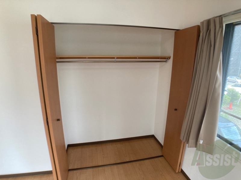 収納　寝室の収納です。部屋がすっきり片付きます。