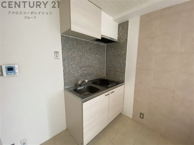 キッチン　壁付けキッチンでスペースを最大限有効活用できます！