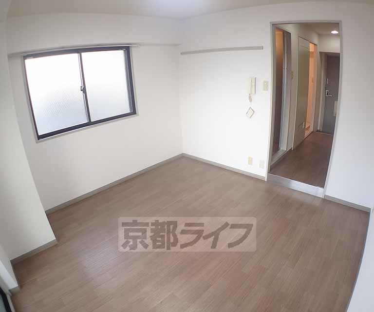 居室・リビング　広々としたお部屋です