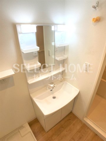 洗面設備　独立洗面台です