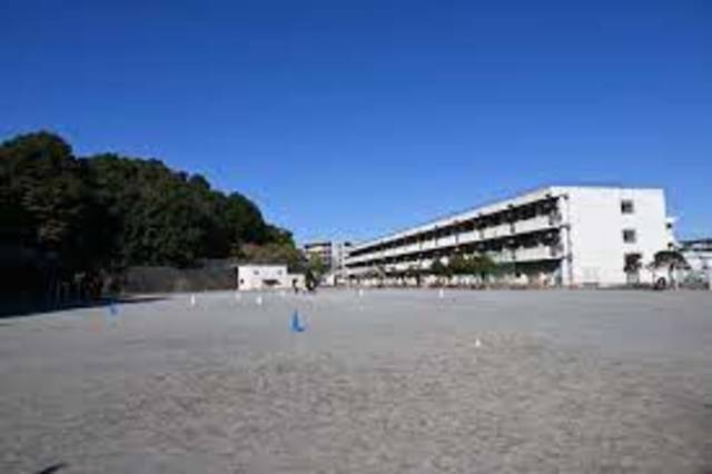 小学校　町田市立小山田南小学校（小学校）まで732m