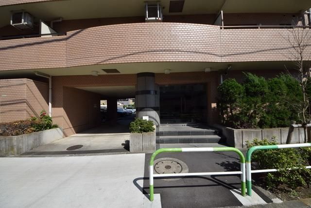 エントランス　★お問い合わせはタウンハウジングまで★