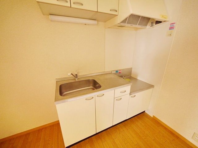 キッチン　★上下収納付き★