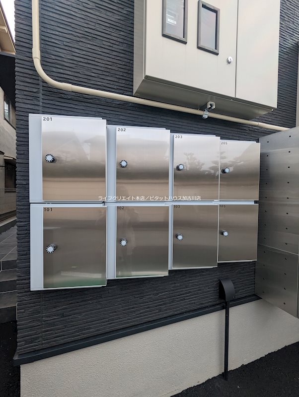 エントランス　※写真は２０３号