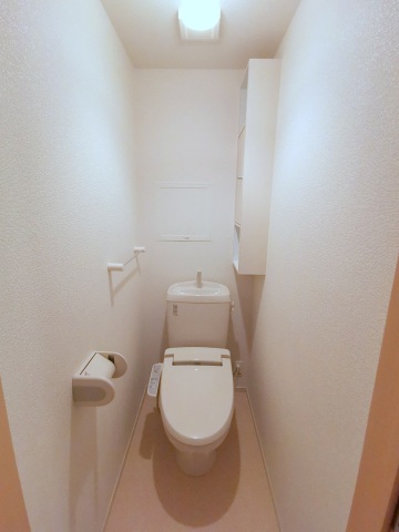 トイレ　温水洗浄便座付き