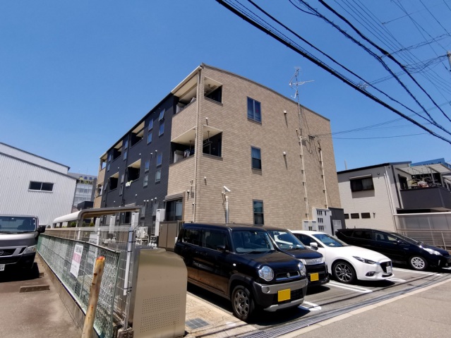 建物外観　南向きで日当り良好