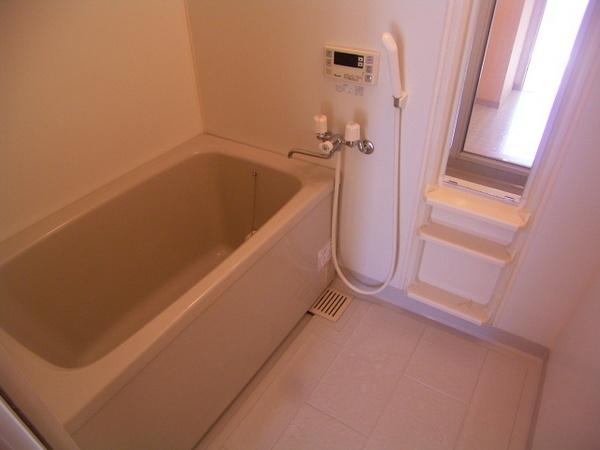 バス・シャワールーム　お風呂は高温差湯機能付♪