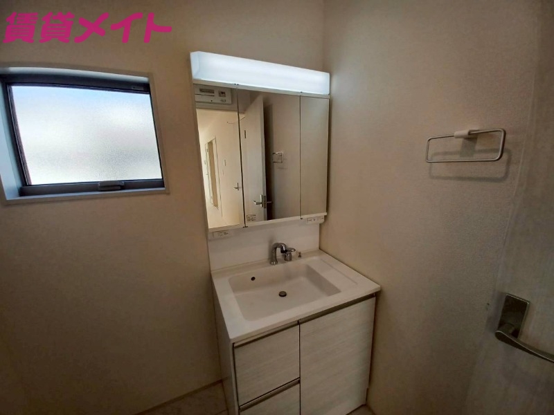 洗面設備　同型掲載