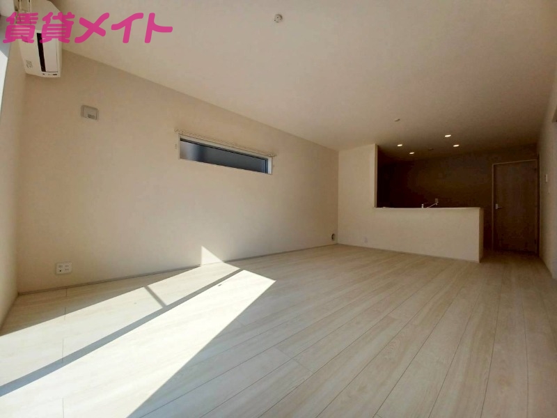 居室・リビング　同型掲載