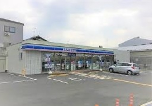 コンビニ　ローソン堺小阪店（コンビニ）まで775m