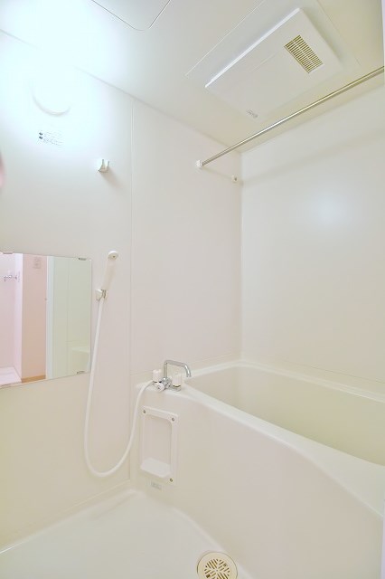 バス・シャワールーム　浴室乾燥機付き