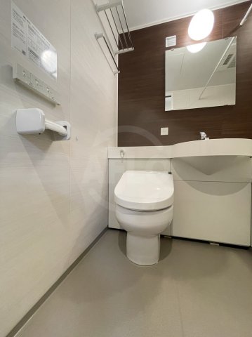 トイレ　フォーリアライズ難波フィデル　温水洗浄便座