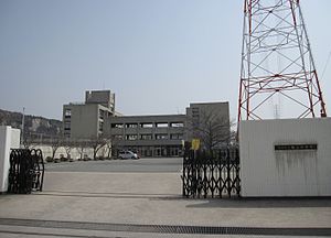 中学校　高砂市立竜山中学校（中学校）まで729m