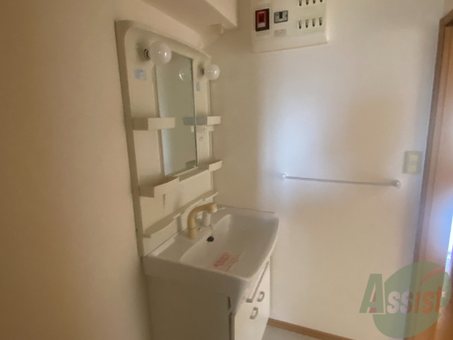 洗面設備　洗面台があれば忙しい朝の支度もバッチリです。