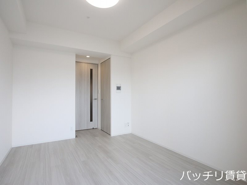 居室・リビング　同室タイプ掲載のため、現況を優先します。