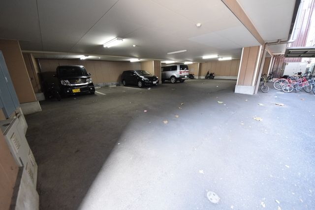 駐車場　敷地内駐車場